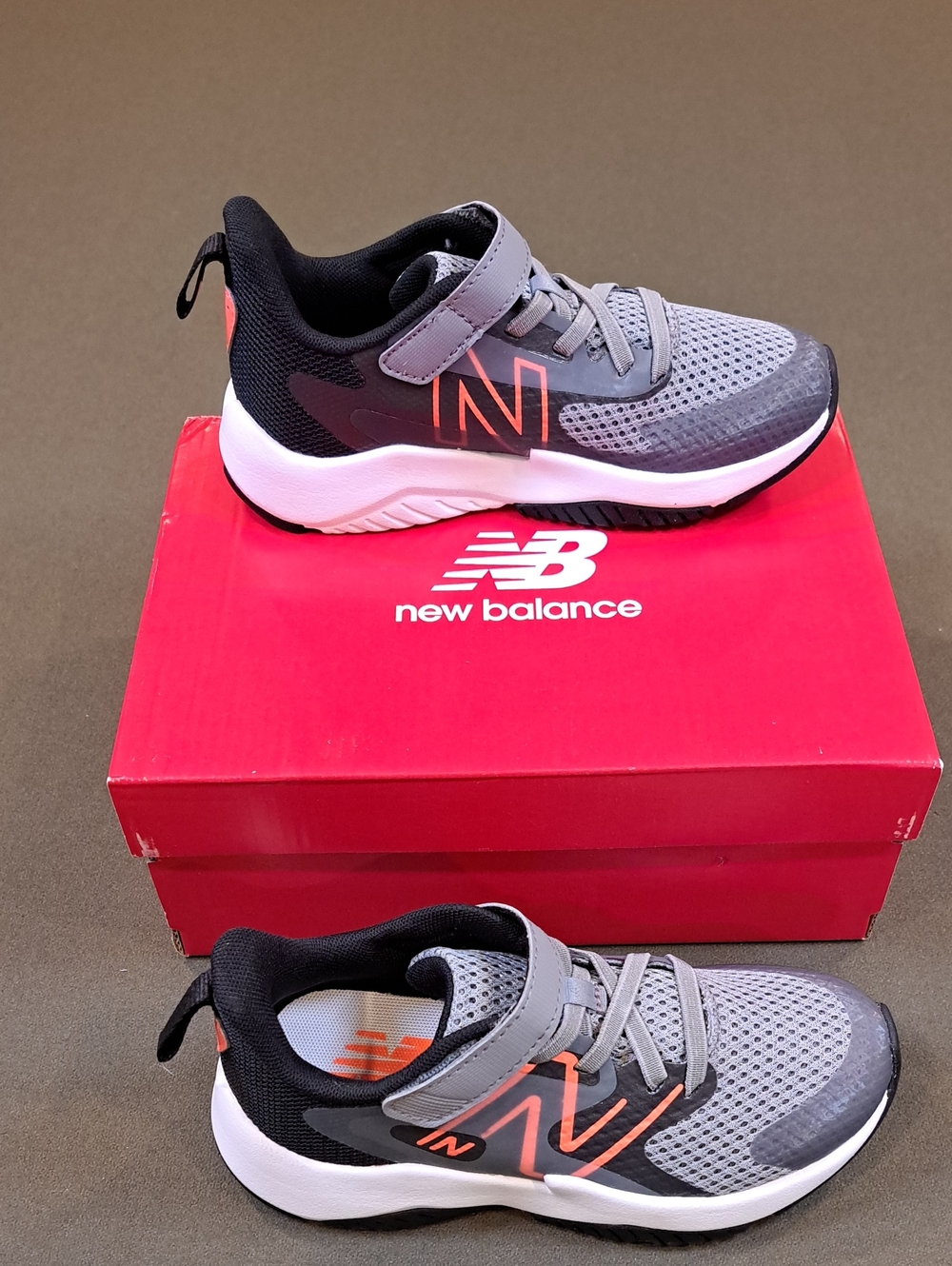 New Balance Rave Run Hook/Loop Kids Sneakers - Color: Grey/Black - Size: Kids 12